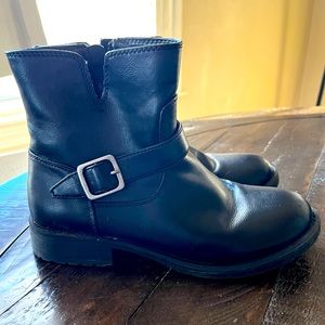 Cat and Jack black booties